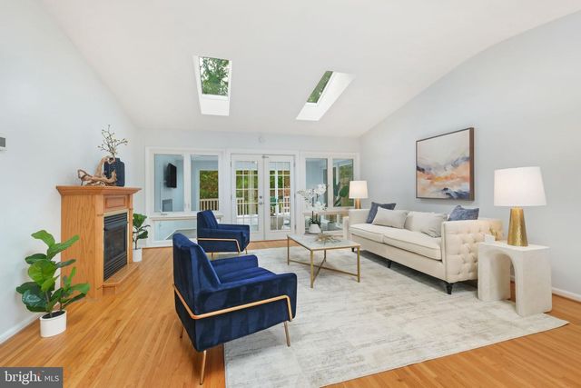 9528 STARMONT RD, Bethesda, MD 20817