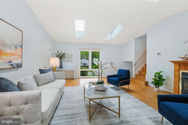 9528 STARMONT RD, Bethesda, MD 20817