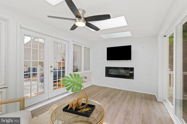 9528 STARMONT RD, Bethesda, MD 20817