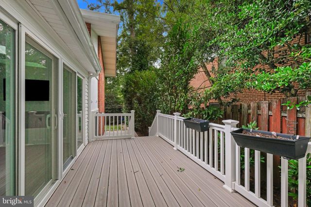 9528 STARMONT RD, Bethesda, MD 20817