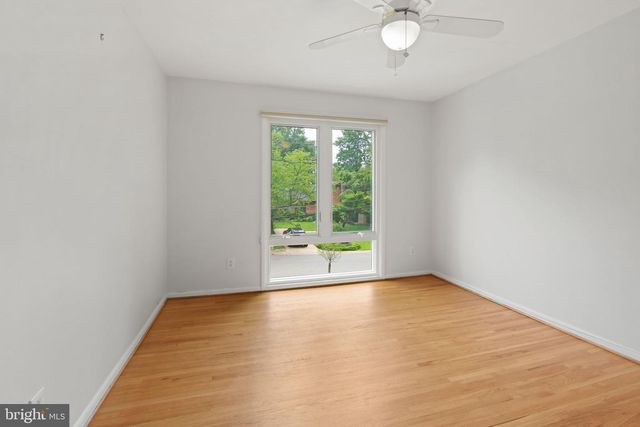 9528 STARMONT RD, Bethesda, MD 20817