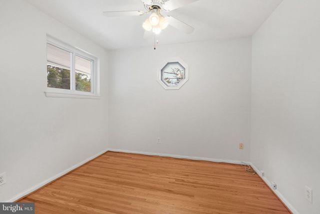 9528 STARMONT RD, Bethesda, MD 20817