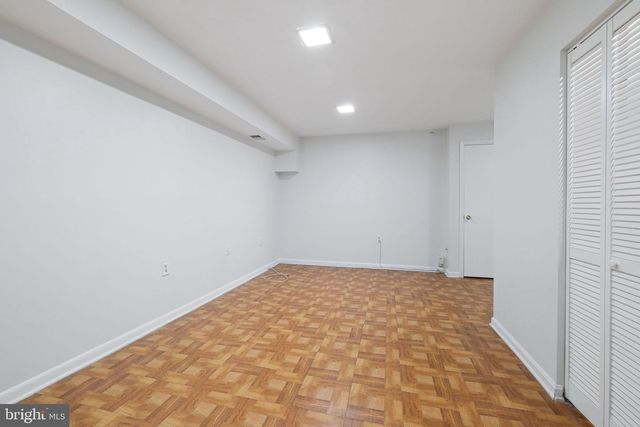 9528 STARMONT RD, Bethesda, MD 20817