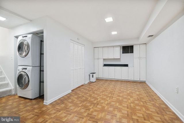 9528 STARMONT RD, Bethesda, MD 20817