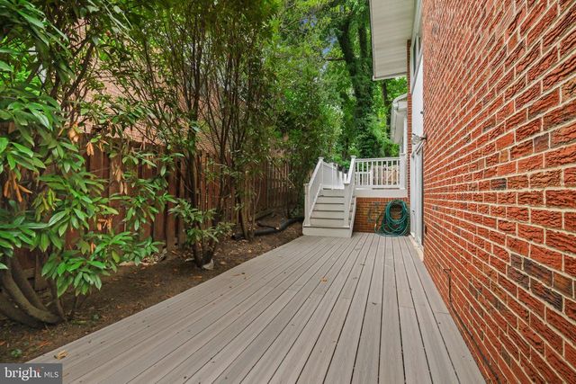 9528 STARMONT RD, Bethesda, MD 20817