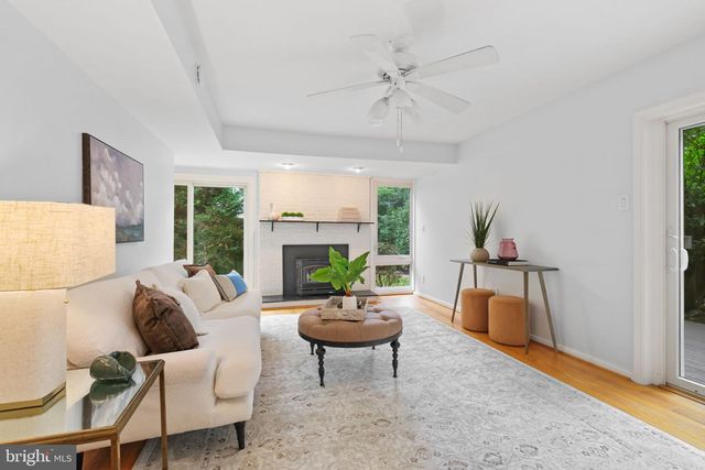9528 STARMONT RD, Bethesda, MD 20817