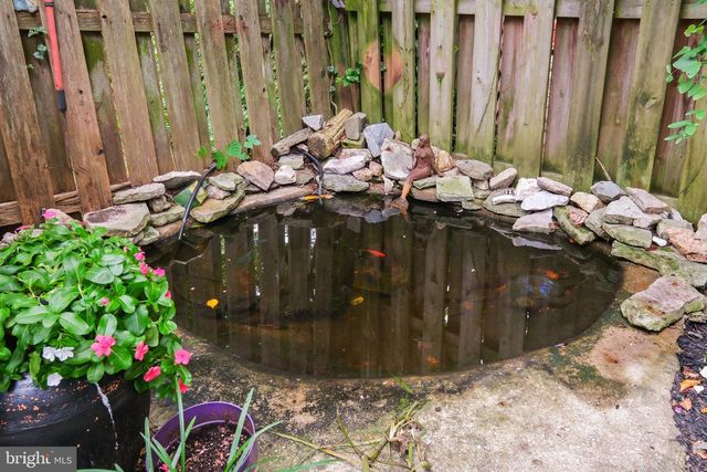 9528 STARMONT RD, Bethesda, MD 20817