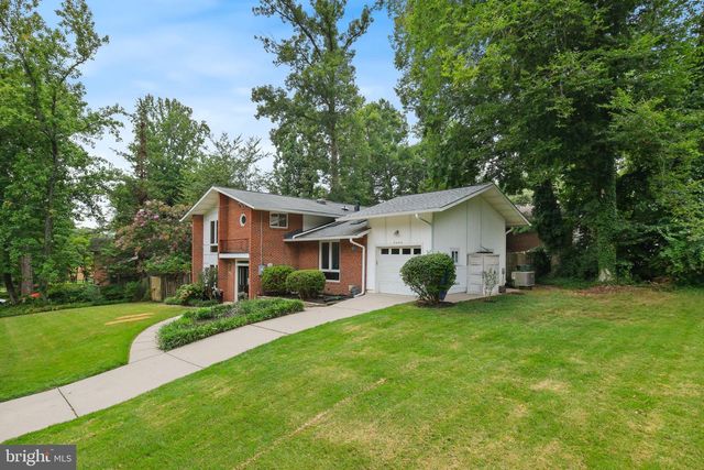 9528 STARMONT RD, Bethesda, MD 20817