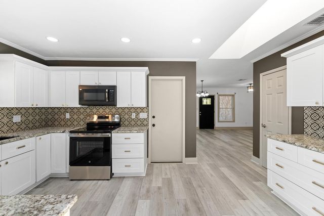 7490 LOCUST STREET NE, St Petersburg, FL 33702