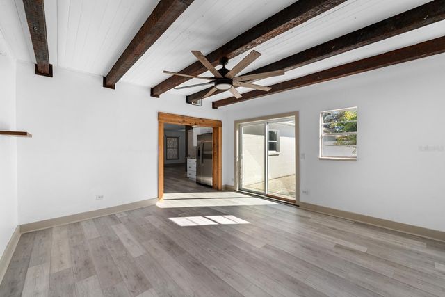 7490 LOCUST STREET NE, St Petersburg, FL 33702