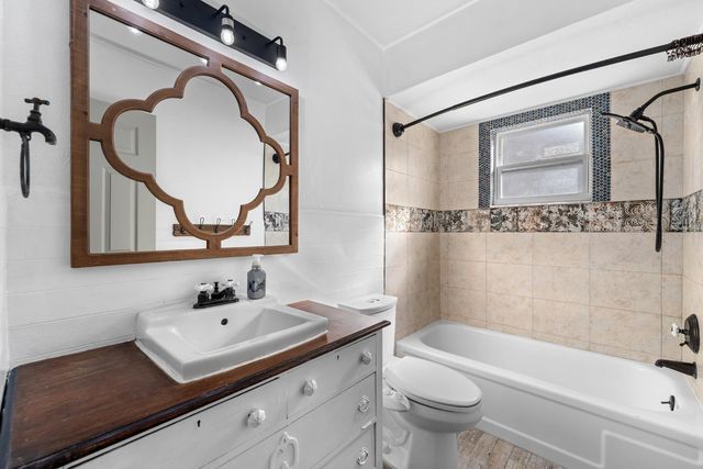 7490 LOCUST STREET NE, St Petersburg, FL 33702