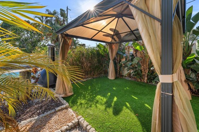 7490 LOCUST STREET NE, St Petersburg, FL 33702