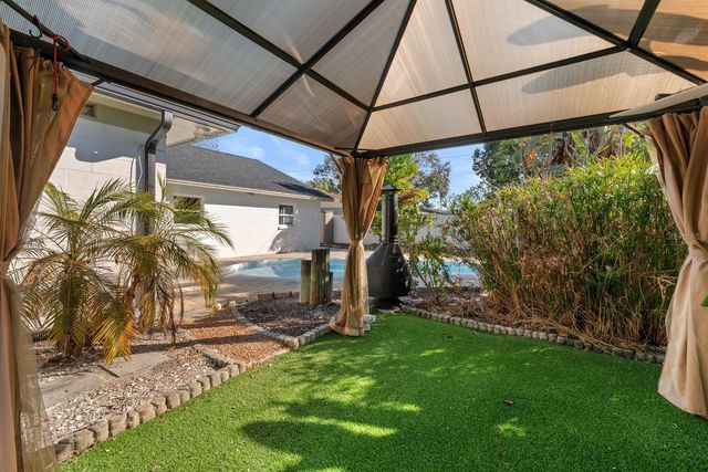 7490 LOCUST STREET NE, St Petersburg, FL 33702