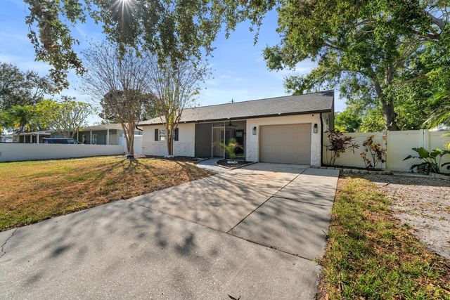 7490 LOCUST STREET NE, St Petersburg, FL 33702