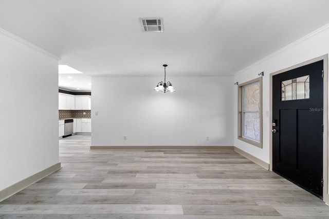 7490 LOCUST STREET NE, St Petersburg, FL 33702