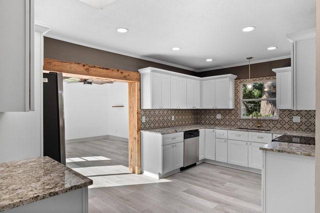 7490 LOCUST STREET NE, St Petersburg, FL 33702