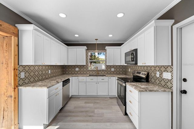 7490 LOCUST STREET NE, St Petersburg, FL 33702