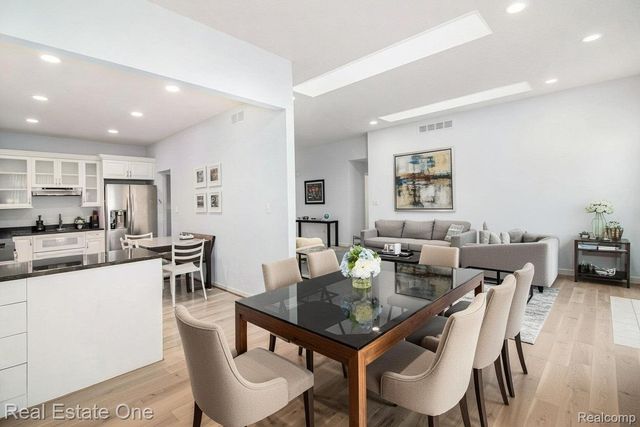 6121 Westbrooke Drive 7, West Bloomfield Charter Township, MI 48322