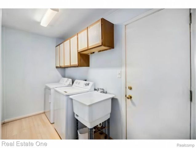 6121 Westbrooke Drive 7, West Bloomfield Charter Township, MI 48322