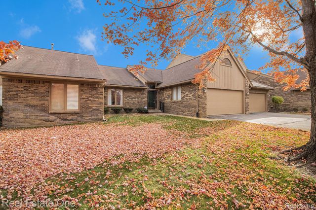 6121 Westbrooke Drive 7, West Bloomfield Charter Township, MI 48322