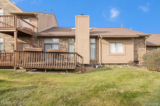 6121 Westbrooke Drive 7, West Bloomfield Charter Township, MI 48322