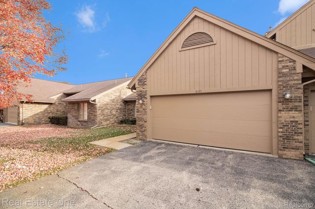 6121 Westbrooke Drive 7, West Bloomfield Charter Township, MI 48322