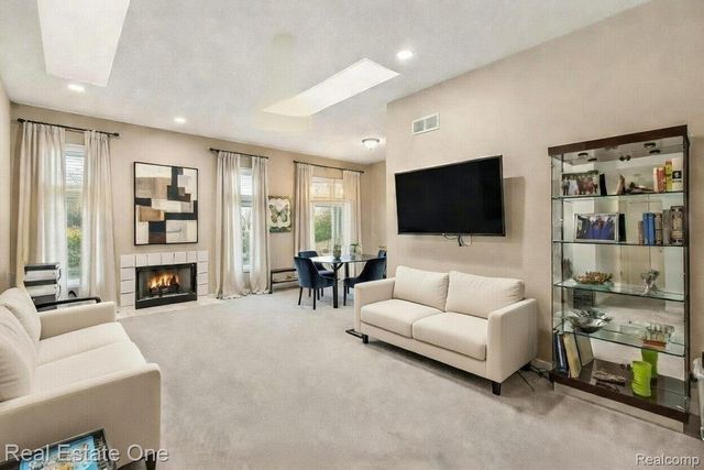 6121 Westbrooke Drive 7, West Bloomfield Charter Township, MI 48322