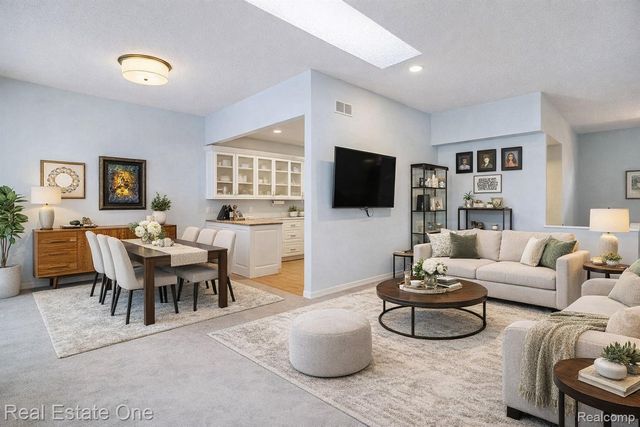 6121 Westbrooke Drive 7, West Bloomfield Charter Township, MI 48322