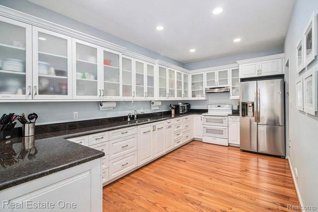 6121 Westbrooke Drive 7, West Bloomfield Charter Township, MI 48322