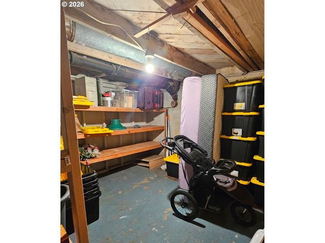 488 WALNUT Ln, Eugene, OR 97401