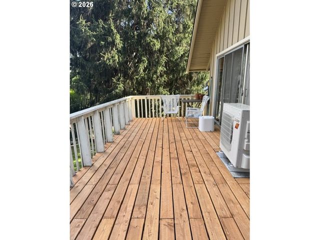 488 WALNUT Ln, Eugene, OR 97401