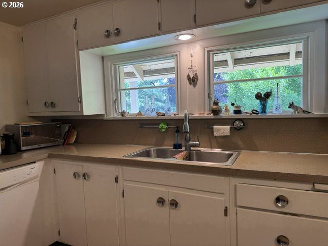 488 WALNUT Ln, Eugene, OR 97401