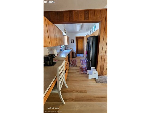 488 WALNUT Ln, Eugene, OR 97401