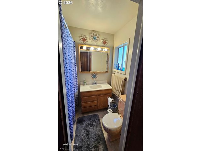 488 WALNUT Ln, Eugene, OR 97401