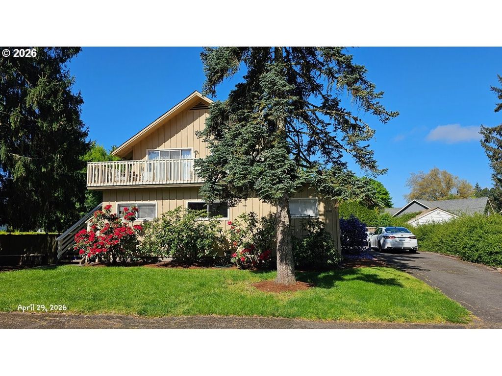 488 WALNUT Ln, Eugene, OR 97401
