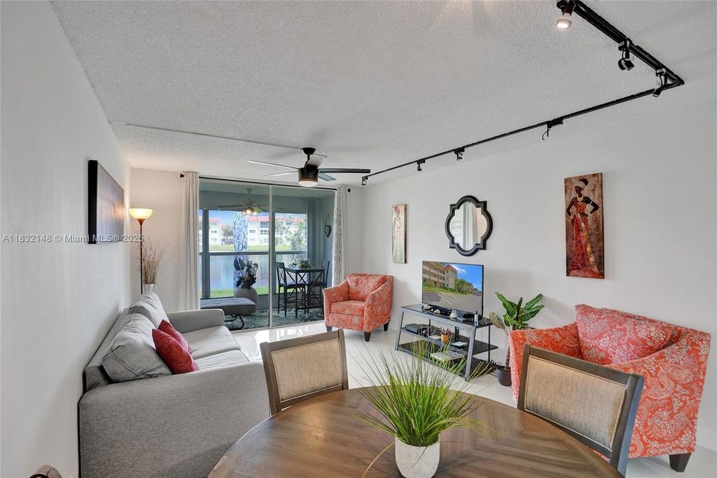 2850 W Sunrise Lakes Dr 106, Sunrise, FL 33322