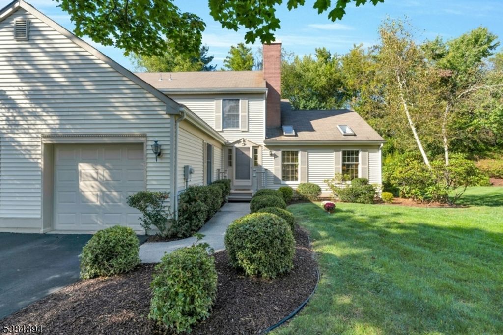 92 Commonwealth Dr, Bernards Twp., NJ 07920