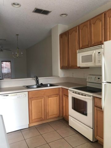 1521 FIELDVIEW Drive, Jacksonville, FL 32225