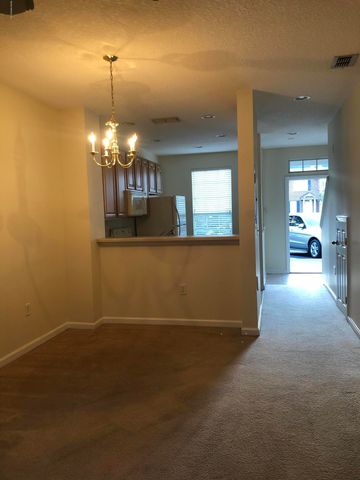 1521 FIELDVIEW Drive, Jacksonville, FL 32225