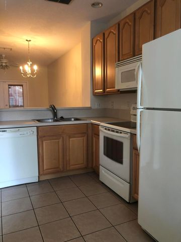 1521 FIELDVIEW Drive, Jacksonville, FL 32225