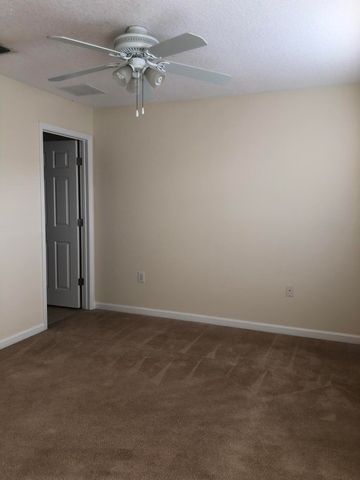 1521 FIELDVIEW Drive, Jacksonville, FL 32225