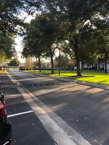 1521 FIELDVIEW Drive, Jacksonville, FL 32225