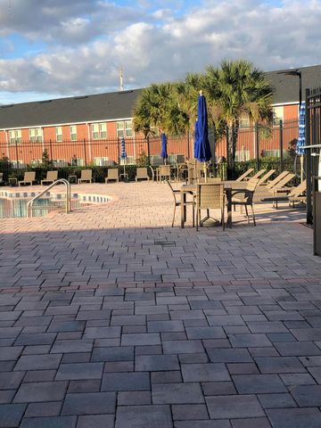 1521 FIELDVIEW Drive, Jacksonville, FL 32225