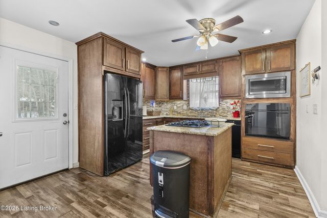 12502 Bridgetown Pl, Louisville, KY 40245