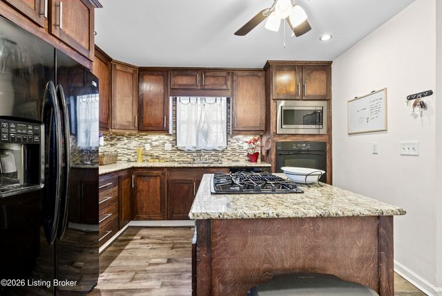 12502 Bridgetown Pl, Louisville, KY 40245