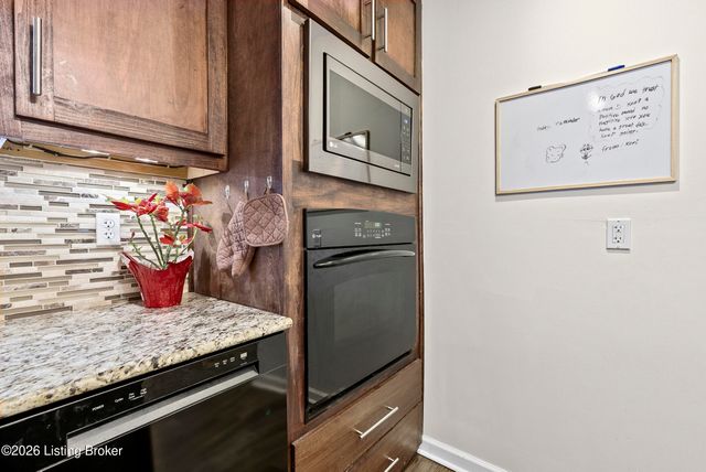 12502 Bridgetown Pl, Louisville, KY 40245