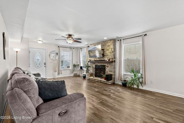 12502 Bridgetown Pl, Louisville, KY 40245