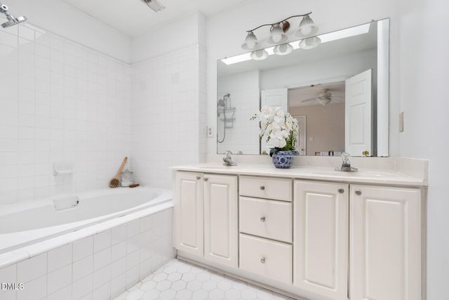 218 Oxford Hills Drive, Chapel Hill, NC 27514