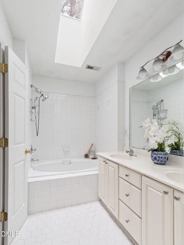 218 Oxford Hills Drive, Chapel Hill, NC 27514