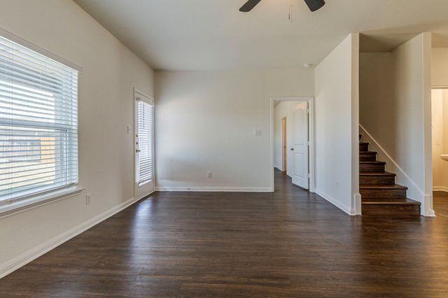 1590 Twin Estates DR, Kyle, TX 78640